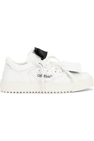 OFF-WHITE Low Top 3.0 Off Court Sneaker in White