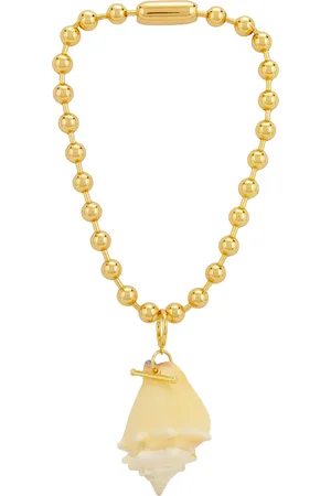 Timeless Pearly Shell Necklace in Metallic