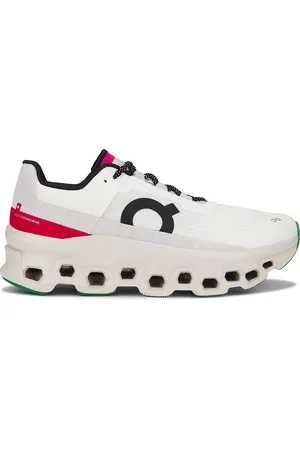 On Running Cloudmster in White
