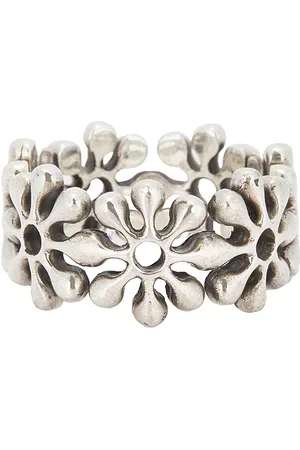 Maple Orbit Ring in Metallic Silver