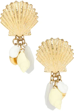 Chloé Shell Earring in Gold in Metallic Gold