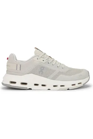 On Running Cloudnova Form 2 Tt in Light Grey