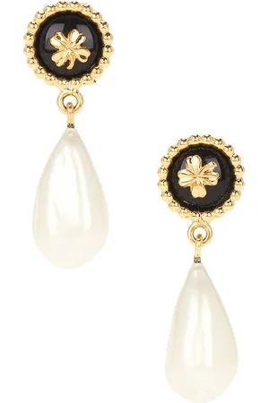 CHANEL Coco Mark Pearl Clover Earrings in Metallic