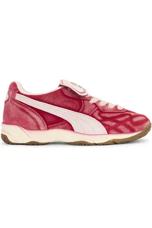 PUMA King Indoor The Neverworn V Sneaker in Red