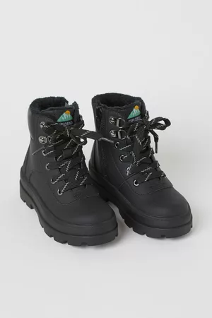 Size 2.5 hotsell boys boots