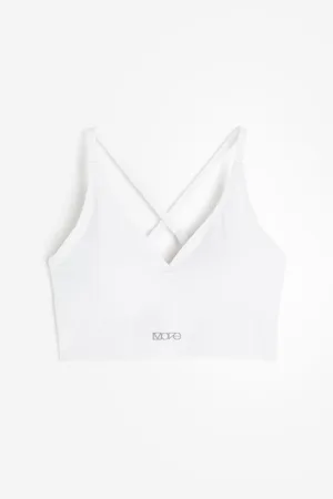 The latest collection of sports bras in the size 14 for women