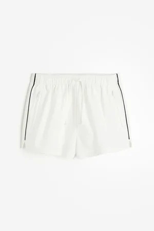 Buy Tommy Hilfiger Kids White Cotton Logo Shorts for Boys Clothing Online @  Tata CLiQ