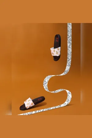 JACK & JONES X GARFIELD Black Printed Pool Sliders