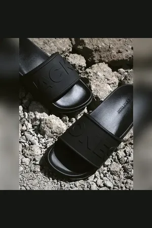 JACK & JONES Black Embossed Logo Pool Sliders