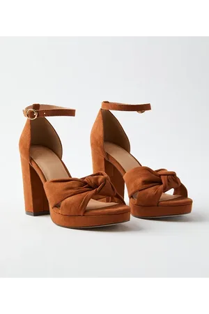 Faye Brown Wooden Platform Sandals | Wooden platform sandals, Platform  sandals, Platform sandals heels