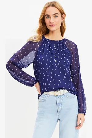 Floral & Printed Tops in the size 30AA for Women on sale