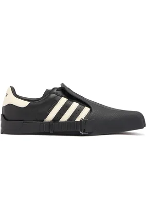 adidas Avavav Superfinger Superstar Sneakers