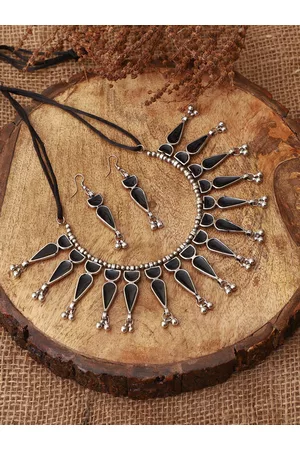 Veni Women Black & Silver-Toned Brass Silver-Plated Choker Necklace With Earrings