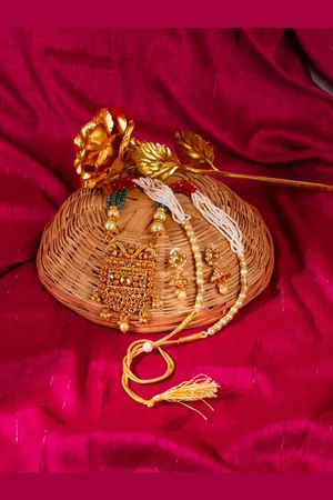 The Pari Gold-Plated Stone-Studded & Pearl Beaded Jewellery Set