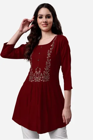 Sangria Women Floral Embroidered Longline Top