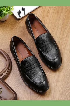 MUTAQINOTI Men Textured Formal Loafers