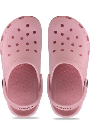 CASSIEY Women Croslite Clogs