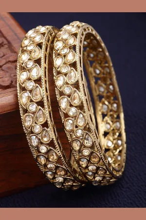 karatcart Set Of 2 Gold-Plated & Kundan Studded Antique Rajwadi Bangle