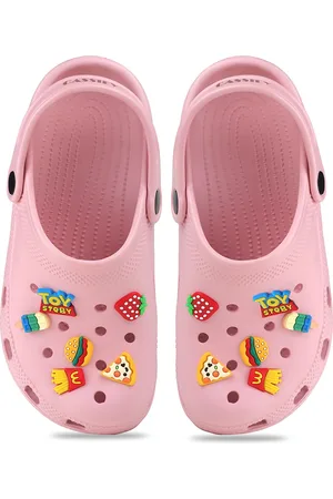 CASSIEY Women Croslite Clogs
