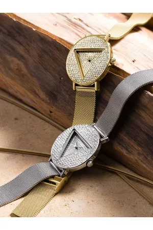 Guess Women Embellished Dial & Bracelet Style Straps Analogue Watch GW0477L2