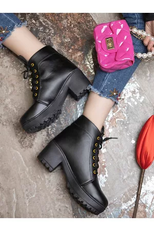 Shoetopia Girls Black Solid Block Heeled Boots
