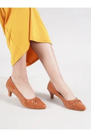 Scentra Closed Back Kitten Pumps With Bows