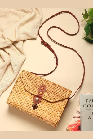 HABERE INDIA Women Textured Structured Sling Bag