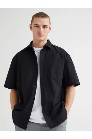 H&M Men Black Solid Relaxed Fit Short-Sleeved Shirt