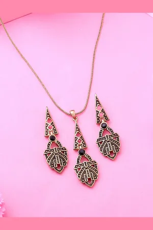 ESTELE Gold Plated Eiffel Designer Pendant necklace Set