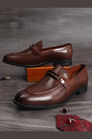 MUTAQINOTI Men Brown Textured Regular Loafers