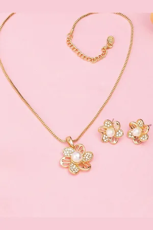 ESTELE Gold Plated Flower Designer Pendant Set With Crystals & Pearl for Women