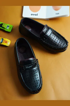 STYLE SHOES Boys Textured Loafers