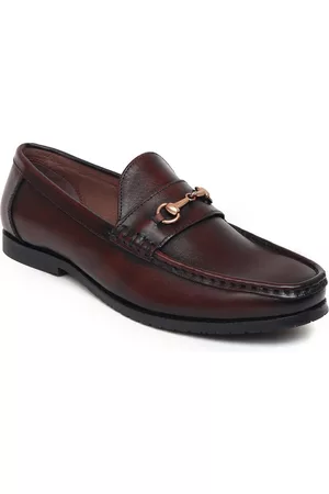 ZOOM Men Leather Formal Loafers with Buckle Detail