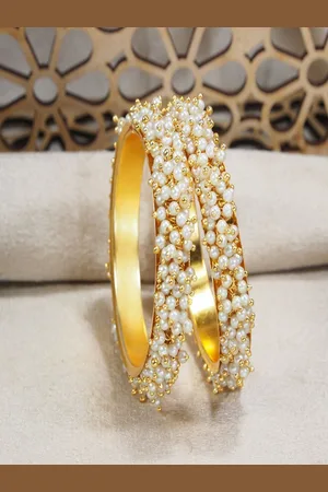 I Jewels Set Of 2 Gold-Plated Pearl-Beaded Bangles