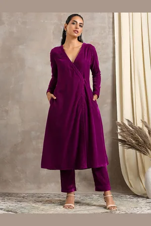 trueBrowns Women Violet V-Neck Long Sleeves Velvet Kurta