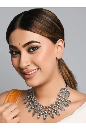 Fida Women Silver-Toned Silver-Plated Choker Necklace