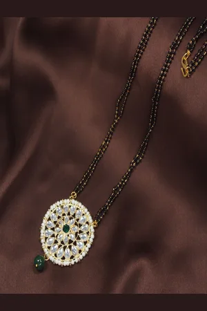 I Jewels Green & Black Gold-Plated Pearl Kundan Studded & Beaded Mangalsutra