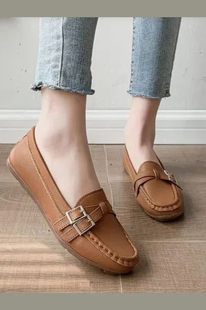 Shoetopia Women Textured Lightweight Loafers With Buckles