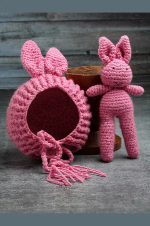 Babymoon Infants Set of 2 Crochet Bear Cap & Teddy Photoshoot Props