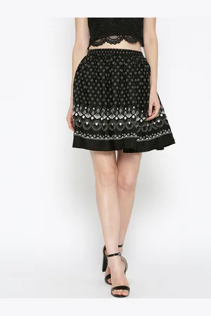 Sera Women Black & Off-White Geometric Printed Gathered Flared Mini Skirt
