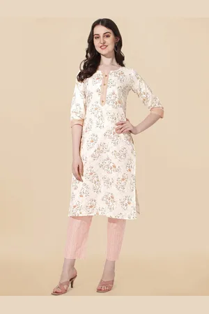 Mirchi Fashion Women Floral Printed Kurta With Trousers