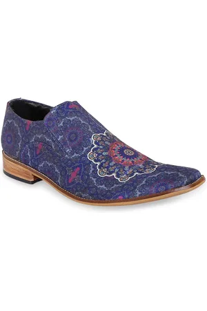 KANVAS Men Printed Slip-On Shoes