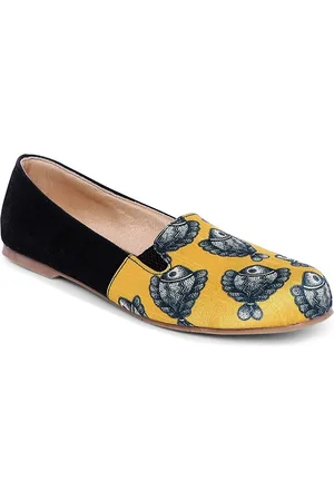 KANVAS Women Printed Round Toe Slip-On Sneakers