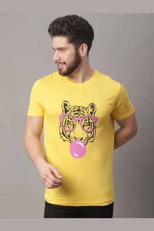 DOOR74 Men Yellow Printed Applique T-shirt