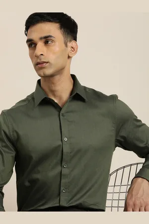 Invictus Men Solid Slim Fit Semiformal Shirt