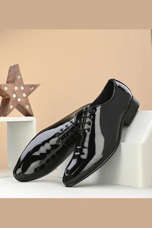 Invictus Men Round Toe Formal Derbys