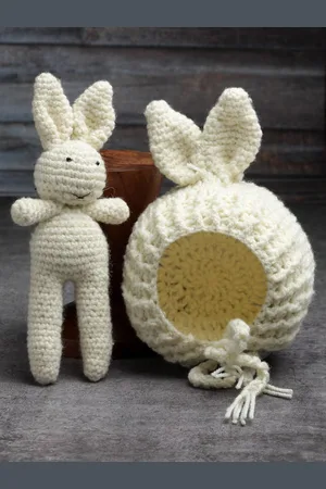 Babymoon Infants Set of 2 Crochet Bear Cap & Teddy Photoshoot Props