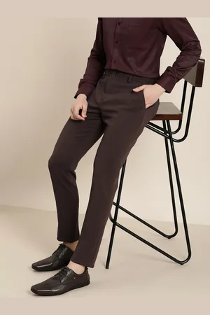 men textured slim fit knitted formal trousers