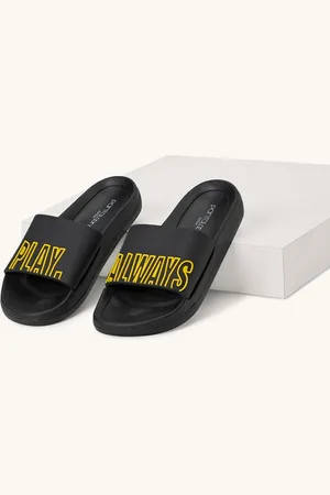 Pantaloons Boys Typography Printed Sliders