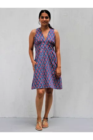 Chidiyaa Women Blue & Pink Print V-Neck Cotton Dress